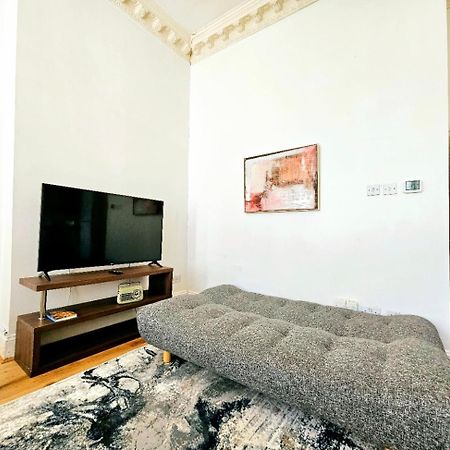 Charming Home With Private Balcony, On 1St Floor, With 2 Bathrooms, 3 Min Walk To Earl'S Court Station Londýn Exteriér fotografie
