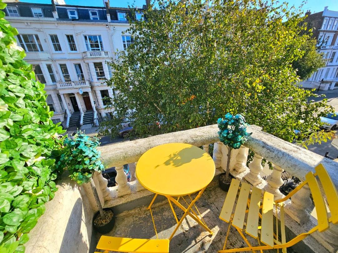 Charming Home With Private Balcony, On 1St Floor, With 2 Bathrooms, 3 Min Walk To Earl'S Court Station Londýn Exteriér fotografie