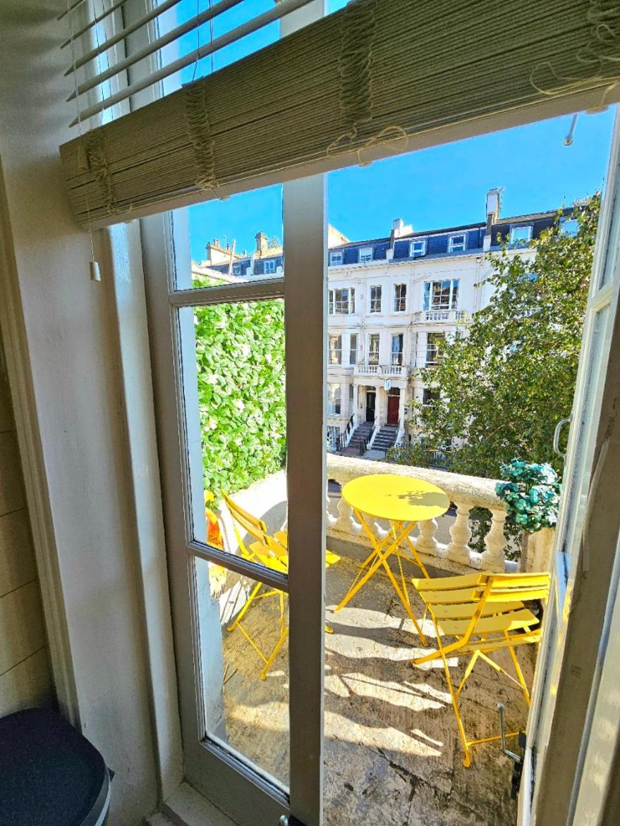 Charming Home With Private Balcony, On 1St Floor, With 2 Bathrooms, 3 Min Walk To Earl'S Court Station Londýn Exteriér fotografie