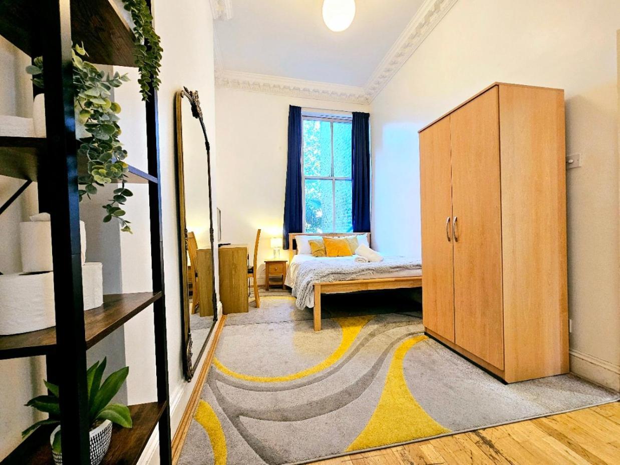 Charming Home With Private Balcony, On 1St Floor, With 2 Bathrooms, 3 Min Walk To Earl'S Court Station Londýn Exteriér fotografie