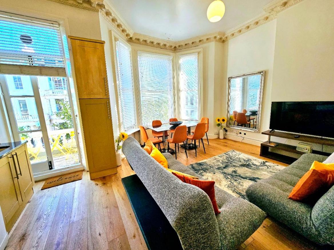 Charming Home With Private Balcony, On 1St Floor, With 2 Bathrooms, 3 Min Walk To Earl'S Court Station Londýn Exteriér fotografie